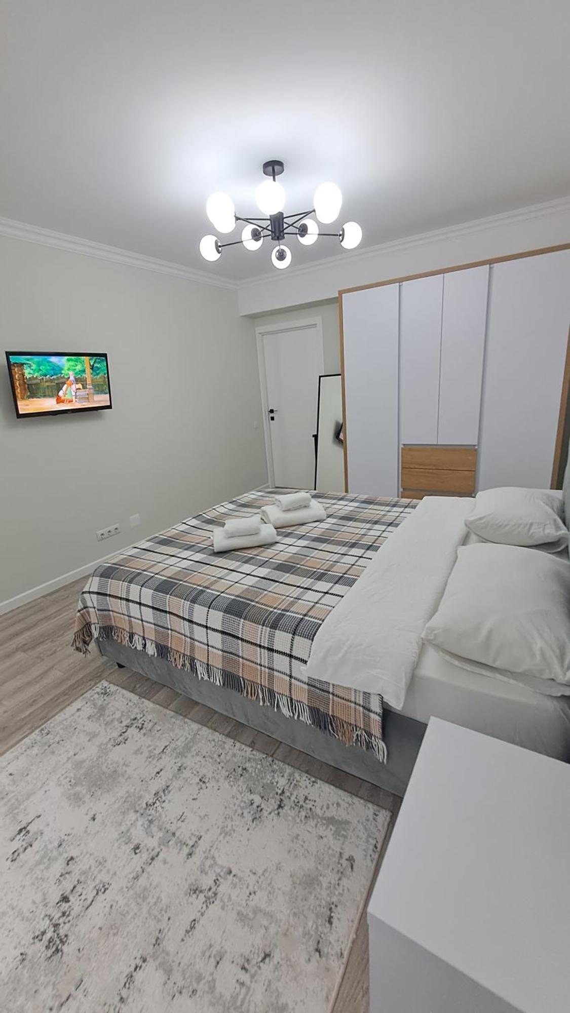 Airport&apartment&parking